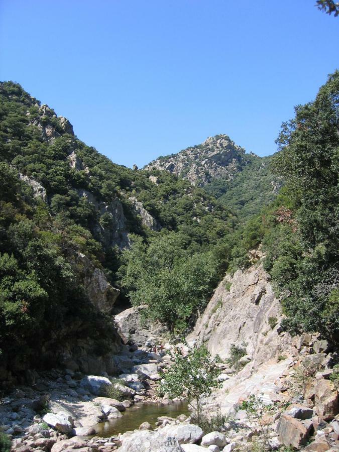 Gite Du Salagou Octon Экстерьер фото